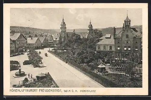 AK Freudenstadt, Marktplatz mit Strasse aus der Vogelschau