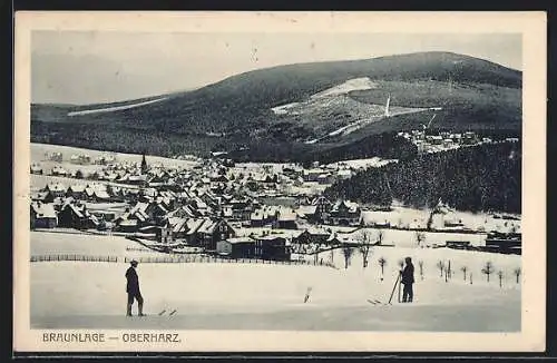 AK Braunlage /Oberharz, Teilansicht mit Skifahrern im Schnee