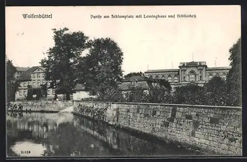 AK Wolfenbüttel, Schlossplatz mit Lessinghaus und Bibliothek