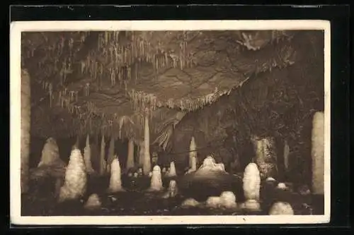 AK Krásy Moravy, Tropfsteinhöhle, Saal