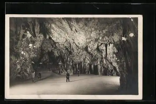 AK Triest, Grotte di Postumia, La Sala da ballo