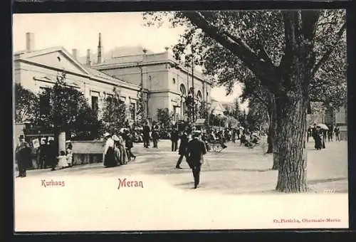 AK Meran / Merano, Kurgäste vor dem Kurhaus