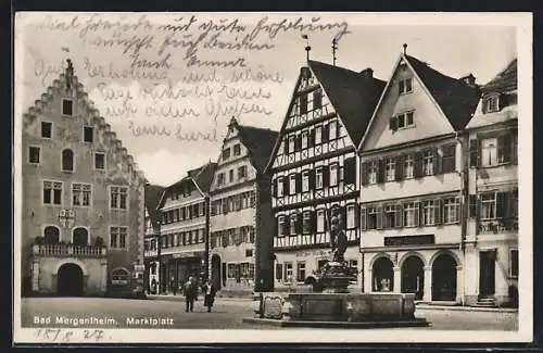 AK Bad Mergentheim, Marktplatz mit Engel-Apotheke und Brunnen