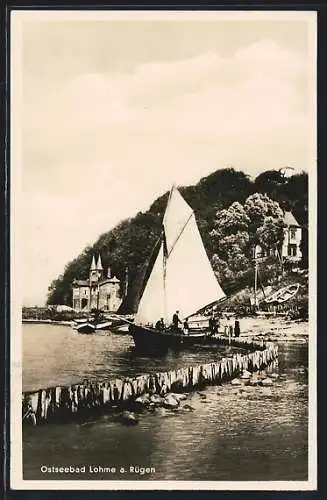AK Lohme a. Rügen, Ostseebad, Uferpartie mit Segelboot