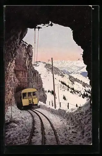 AK Brannenburg, Wendelsteinbahn bei der Ausfahrt aus einem Tunnel