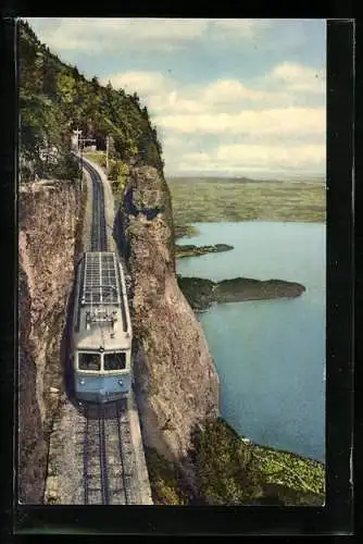 AK Arth-Rigi-Bahn an der Kräbelwand mit Blick auf den Zugersee, Bergbahn