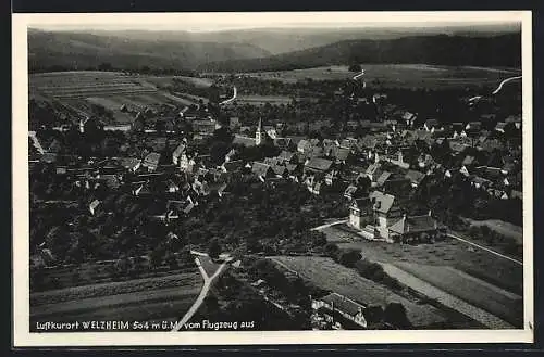 AK Welzheim, Generalansicht der Stadt mit Blick zur Kirche vom Flugzeug aus