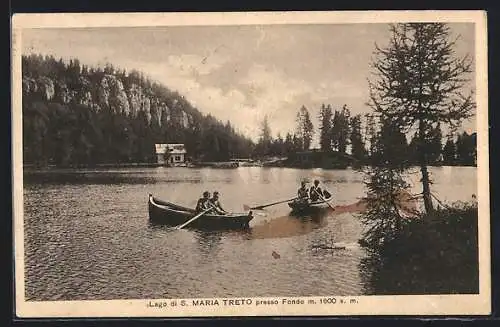 AK Fondo, Lago di S. Maria Treto, Seepartie mit Ruderbooten