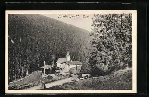 AK Jochberg /Tirol, Jochbergwald mit Kirche