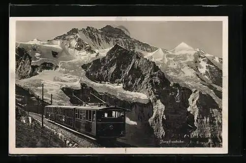 AK Jungfraubergbahn mit Bergpanorama