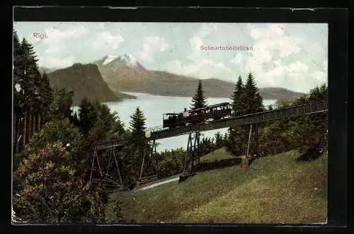 AK Rigi, Schnurtobelbrücke mit Bergbahn vor Wasser- u. Bergpanorama