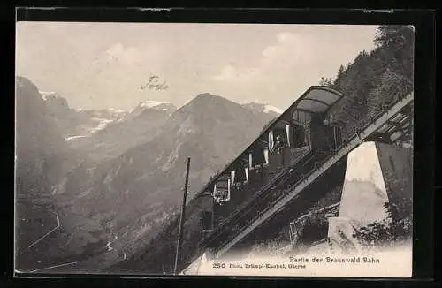 AK Braunwald, Partie der Braunwald-Bahn mit Bergpanorama