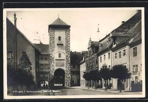 AK Villingen / Baden, Strassenpartie am Riettor