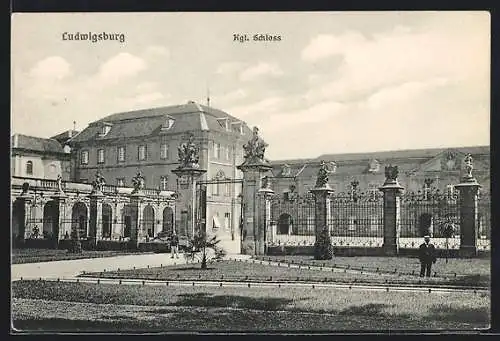 AK Ludwigsburg / Württ., Am Kgl. Schloss