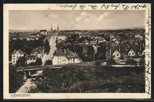 AK Ludwigsburg / Württ., Ortsansicht mit Blick auf die Kirche