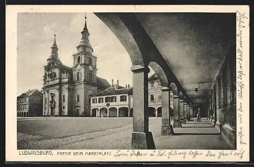 AK Ludwigsburg / Württ., Durchblick zum Marktplatz mit Kirche