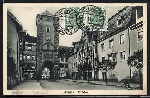 AK Villingen / Baden, Strassenpartie am Riet-Tor