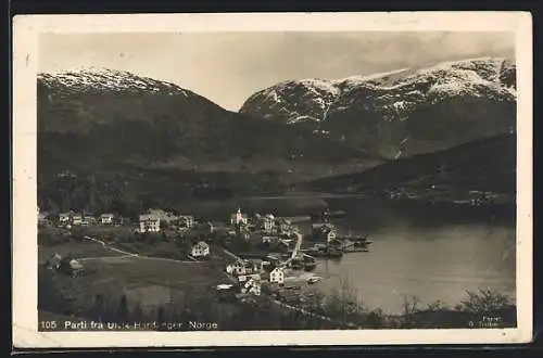 AK Ulvik /Hardanger, Ort mit Fjord und schneebedeckten Gipfeln