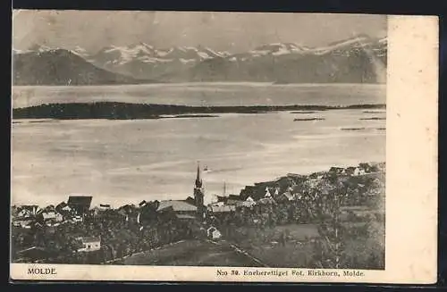 AK Molde, Ort und Fjord aus der Vogelschau