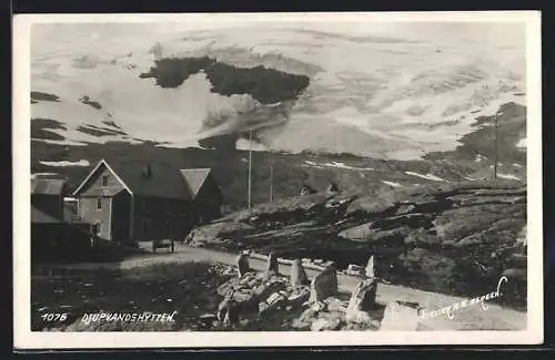 AK Djupvandshytten, Hotel mit Blick auf den Gletscher