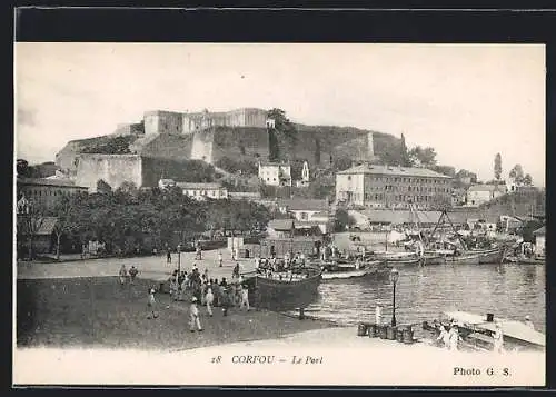 AK Corfou, Le Port