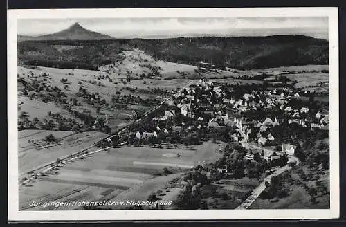 AK Jungingen /Hohenzollern, Totalansicht, Fliegeraufnahme Gasthof Zum Adler