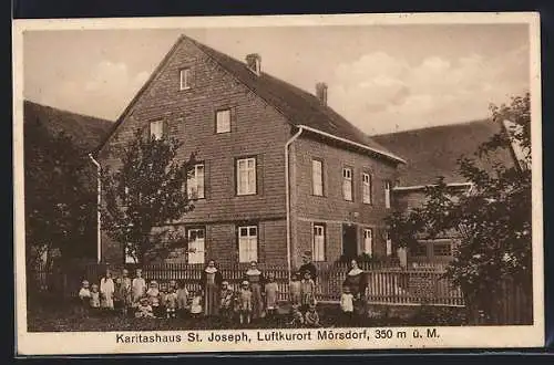AK Mörsdorf / Hunsrück, Karitashaus St. Joseph mit Nonnen, Geistlichem und Kindergruppe
