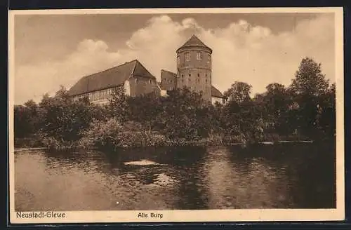 AK Neustadt / Mecklenburg, Alte Burg am Fluss