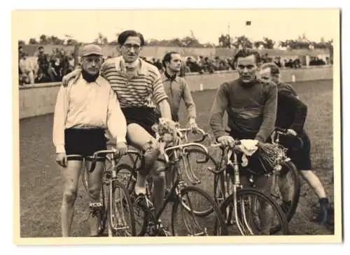 5 Fotografien Schenk, Kiel, Ansicht Kiel, Fahrradrennen 1949, Radrennfahrer W. Mazur, H. Wetzel & A. Kutz, Velo, Bicycle