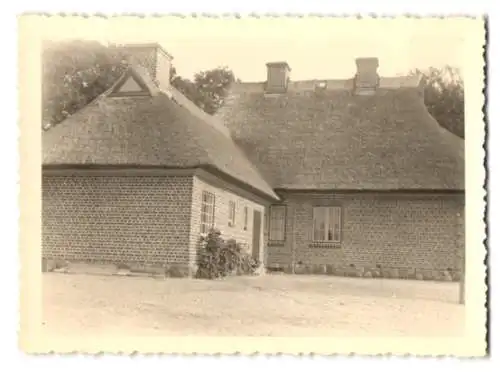 2 Fotografien Breese, Hohenweststedt, Ansicht Hohenstein, Gebäudeansichten Gut Hohenstein