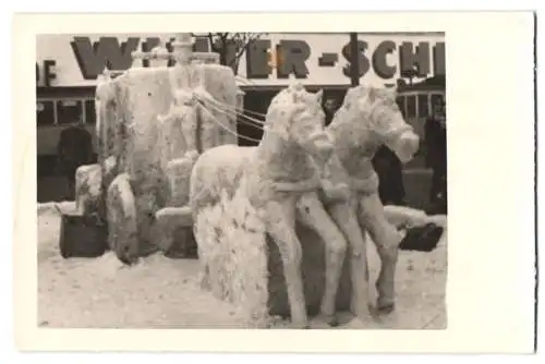 10 Fotografien unbekannter Fotograf, Ansicht Esslingen / Neckar, Winter-Schau mit Ausstellung von Schnee-Skulpturen