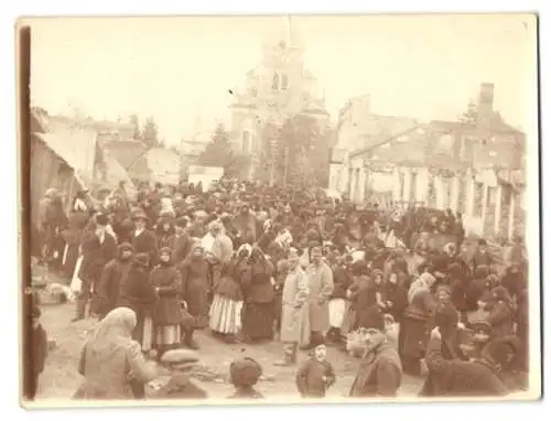 6 Fotografien 1.WK, Ansicht Rohatyn / Ukraine, K.u.k Soldaten am Bahnhof, Russische POW, Flüchtlinge, Ukrainer in Tracht