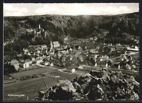 AK Kipfenberg /Mfr., Ortsansicht mit Burg aus der Vogelschau