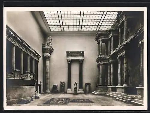Foto-AK Deutscher Kunstverlag, Nr. 11: Pergamon-Museum zu Berlin, der römische Saal