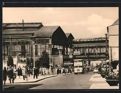 AK Berlin, Bahnhof Friedrichstrasse, Doppeldeck-Omnibus