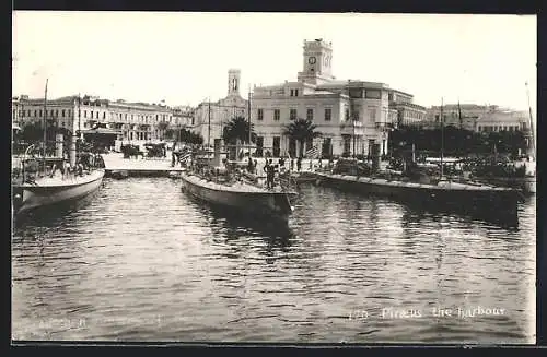 AK Piraeus, The Harbour