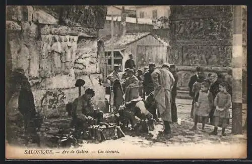 AK Salonique, Arc de Galère, Les cireurs