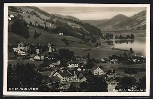 AK Bühl am Alpsee, Ortsansicht mit Seeblick und Bergen