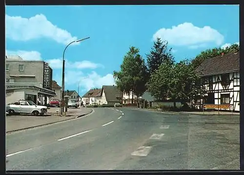 AK Weyerbusch /Westerwald, Strassenpartie mit Apotheke