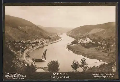 Foto-AK NPG Nr. 492: Bullay /Mosel, Ortsansicht mit Alf auf der anderen Seite des Flusses