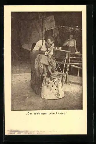 AK Der Wehrmann beim Lausen, 1. Weltkrieg