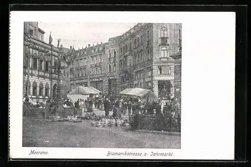 AK Meerane, Bismarckstrasse mit Jahrmarkt