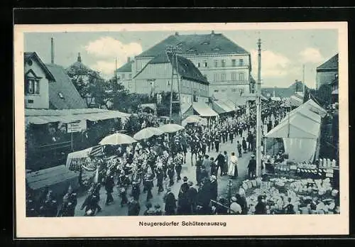 AK Neugersdorf / Sachsen, Blick auf den Schützenauszug beim Volksfest