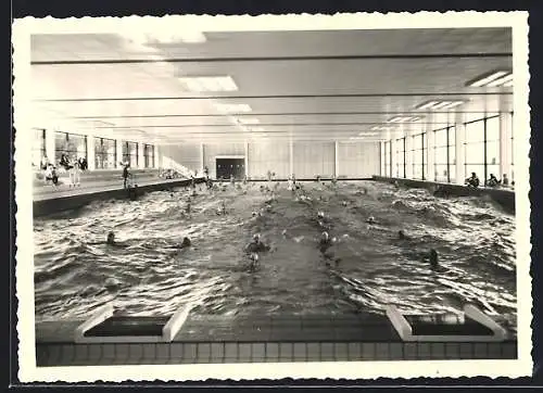 AK Warnemünde, Wellenbad mit Badegästen