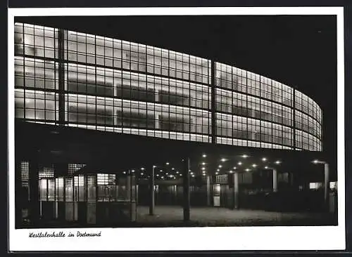 AK Dortmund, Ansicht der Westfalenhalle bei Nacht