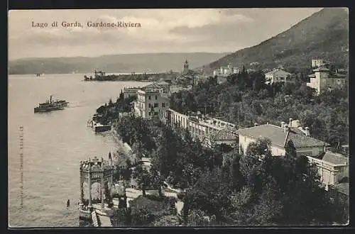 AK Gardone-Riviera, Ortspartie am Gardasee, Dampfer
