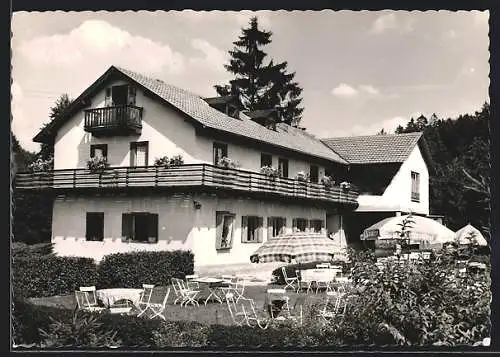 AK Laubach /Oberhessen, Hotel-Pension Waldhaus H. Rühl mit Garten