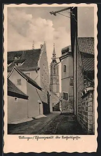 AK Villingen /Schwarzwald, Rathausgasse mit Blick zum Kirchturm
