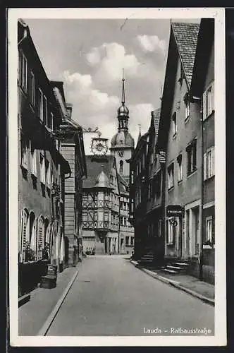 AK Lauda / Württ., Rathausstrasse mit Häuserfassaden