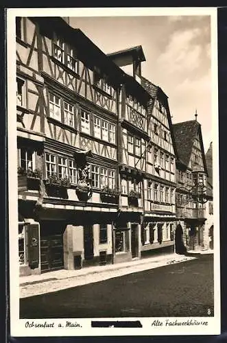 AK Ochsenfurt a. Main, Alte Fachwerkhäuser mit Gasthaus Ankerbräu in der Brückenstrasse